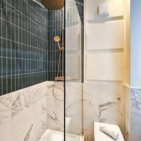 Luxury 2 Bed Townhouse Apartment, Centre דירה
