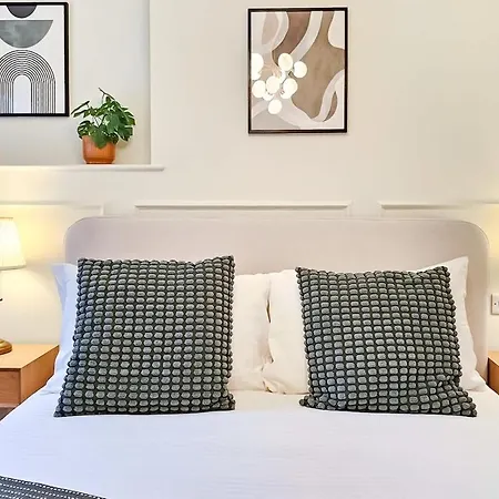 Luxury 2 Bed Townhouse Apartment, Centre * הרוגייט