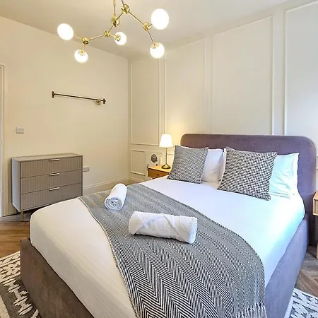 Luxury 2 Bed Townhouse Apartment, Centre הרוגייט