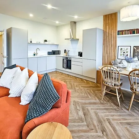 Luxury 2 Bed Townhouse Apartment, Centre *